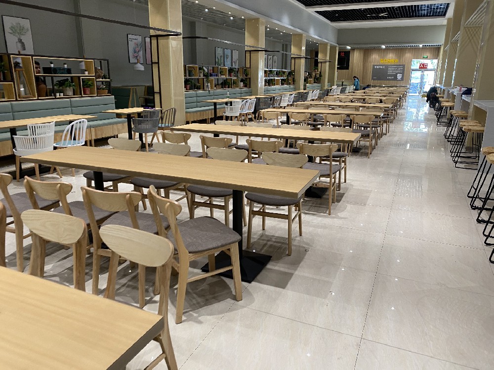 食堂餐厅桌椅厂家,到众京家具,更稳固安全,更贴心耐用
