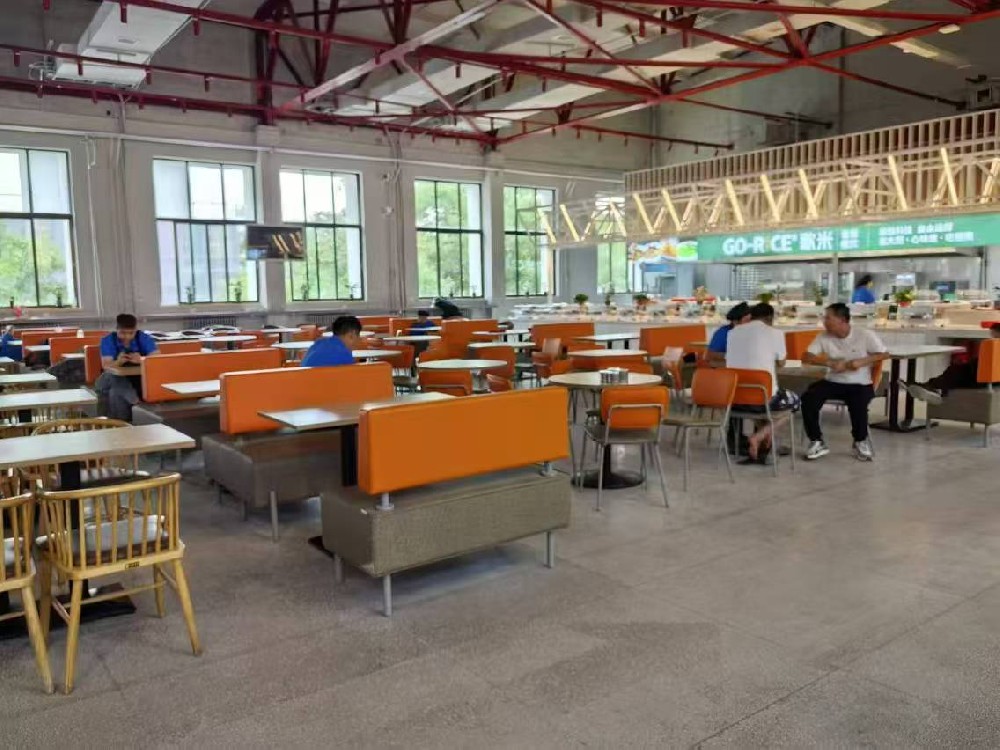 学校食堂